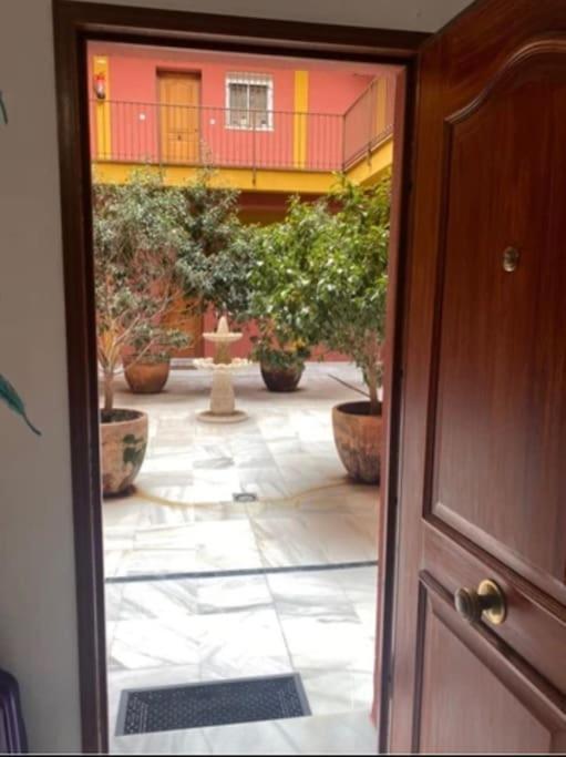 Relator Apartment Севиля Екстериор снимка