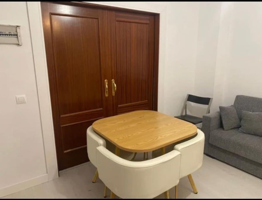 Relator Apartment Севиля Екстериор снимка
